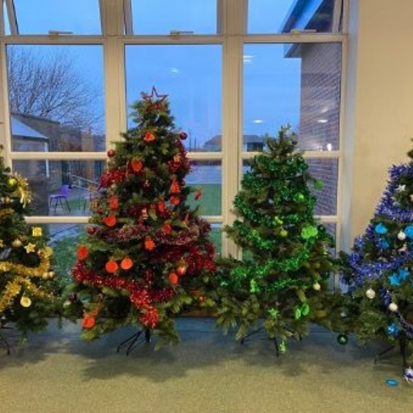 Christmas Comes to Woodston!